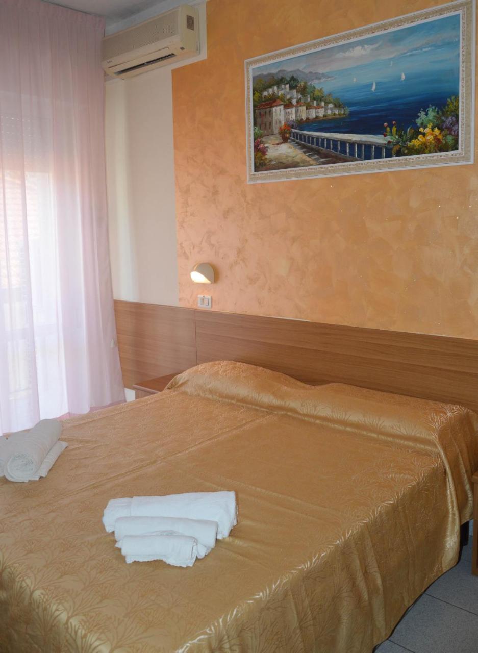 Hotel Karin Marebello Exterior photo