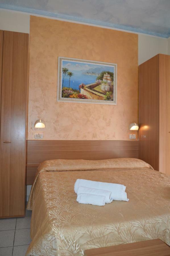 Hotel Karin Marebello Exterior photo
