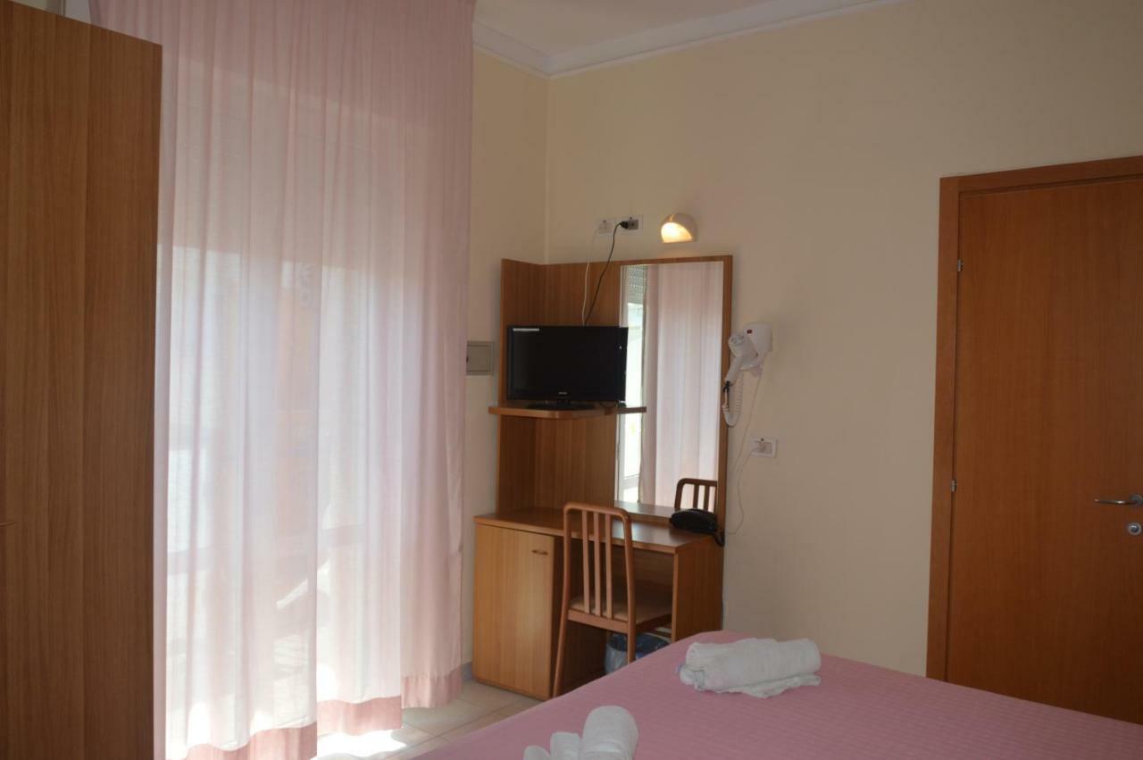 Hotel Karin Marebello Exterior photo